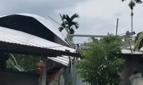 Dông lốc làm tốc mái nhiều nhà dân ở miền núi Đà Nẵng