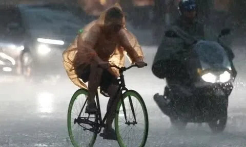 Dự báo thời tiết 15/6: Hà Nội ngày nắng nóng 36°C, chiều tối mưa rào và dông