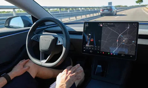 Thêm một nước châu Âu phê duyệt công nghệ hỗ trợ lái FSD của Tesla