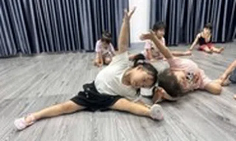 Hành trình cai nghiện game, mạng xã hội - Kỳ 5: Cha mẹ cai nghiện điện thoại trước rồi hãy dạy con