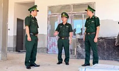 Bộ đội biên phòng Huế ra quân hỗ trợ xây trường nội trú ở vùng biên A Lưới