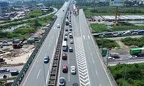 'Bí quyết' thoát kẹt xe trên cao tốc TP.HCM - Long Thành - Dầu Giây