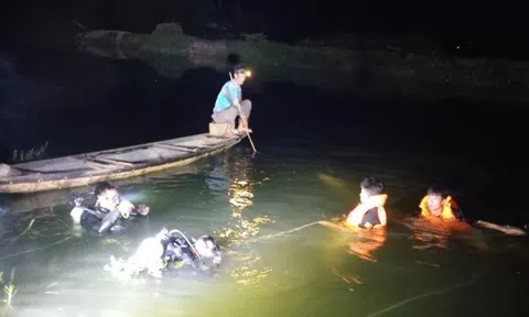 Tìm thấy thi thể người phụ nữ sau vụ con trai tử vong dưới sông ở Huế