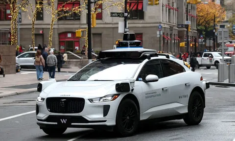 Waymo lại triệu hồi gần 3.900 robotaxi tại Mỹ