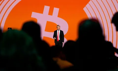 'Ông trùm' Bitcoin lao đao