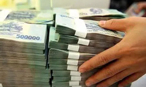 Lãi suất tiết kiệm biến động trái chiều