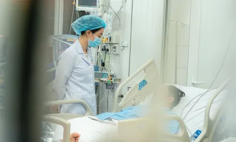 Người đàn ông 48 tuổi nguy kịch sau bữa ăn có cá ngừ