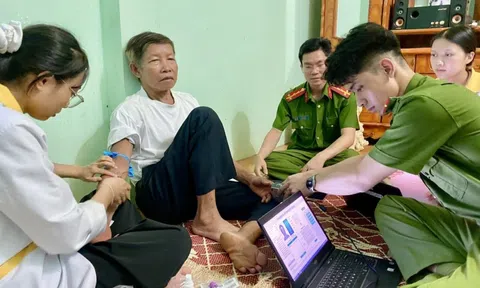 Người thân liệt sĩ nhận kết quả giám định ADN sau hơn nửa thế kỷ tìm kiếm