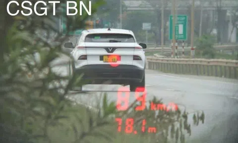 Ba tháng truy vết ôtô đeo biển số giả vượt đèn đỏ, chạy quá tốc độ