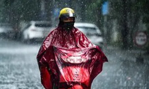 'Chảo lửa' miền Trung vẫn nóng 40 độ C, miền Bắc mưa giải nhiệt từ chiều tối nay