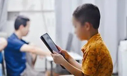 Từ 1-7, cha mẹ phải dùng thông tin cá nhân đăng ký tài khoản mạng cho con