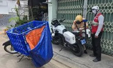 Xử lý nhiều tài xế xe ba gác chở sắt dài ngoằng, shipper để hàng che biển số