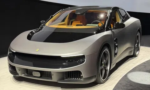 Sau màn ra mắt xe điện gây tranh cãi, Ferrari 'trảm tướng' marketing?