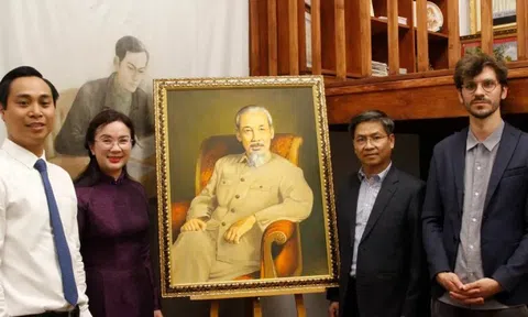 Chuỗi hoạt động tôn vinh di sản của Chủ tịch Hồ Chí Minh tại Pháp