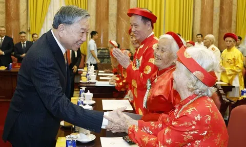 Thư của Tổng Bí thư, Chủ tịch nước nhân kỷ niệm 25 năm Ngày Gia đình Việt Nam