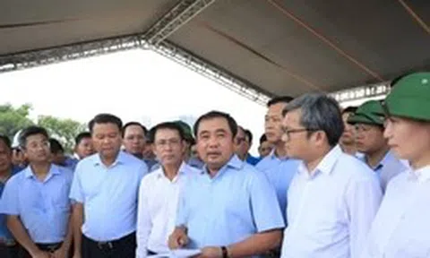 Bí thư Hà Nội kiểm tra các dự án giao thông hướng tâm quan trọng
