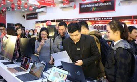 Định mua máy tính hay điện thoại dịp cuối năm, người Việt chuẩn bị trả thêm tới 17% vì một cuộc chiến mà chính mình không tham gia