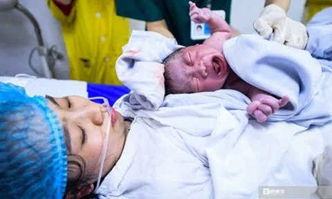 Phụ nữ sinh đủ 2 con trước 35 tuổi được hỗ trợ tối thiểu 2 triệu đồng