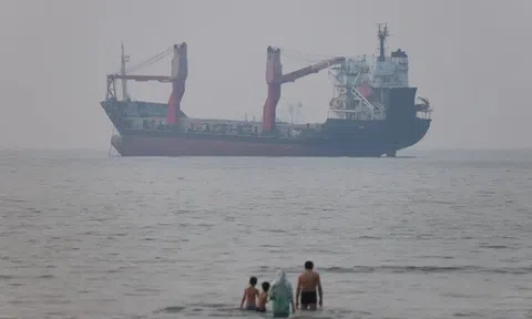 Iran phát cảnh báo cứng rắn với tàu qua eo biển Hormuz