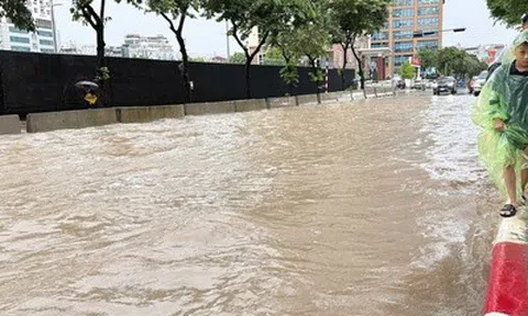 Chiều tối nay (3/7), Hà Nội mưa to sầm sập do hoàn lưu rìa xa bão số 1