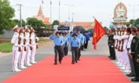 Đón 173 hài cốt liệt sỹ quân tình nguyện hy sinh tại Campuchia trở về