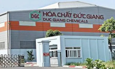 Cổ phiếu Hóa chất Đức Giang (DGC) tiếp tục bị HoSE 'tuýt còi'"