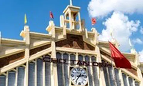 Trăm năm chợ Tân Định