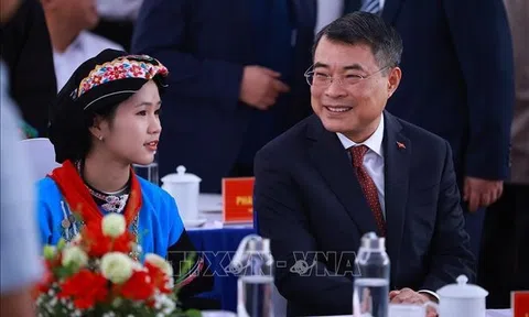 Thủ tướng Lê Minh Hưng dự lễ khai giảng cùng học sinh cả nước