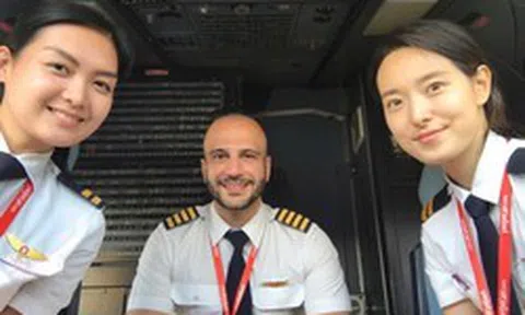 Những bóng hồng Vietjet làm chủ bầu trời