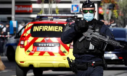 Nghi phạm hét lớn 'Allahu Akbar' khi chặt đầu người phụ nữ ở Pháp