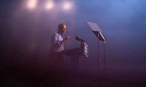 Ông Obama 'xung trận' ngoạn mục