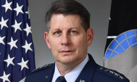 Phó tư lệnh Lực lượng Vũ trụ Mỹ mắc Covid-19