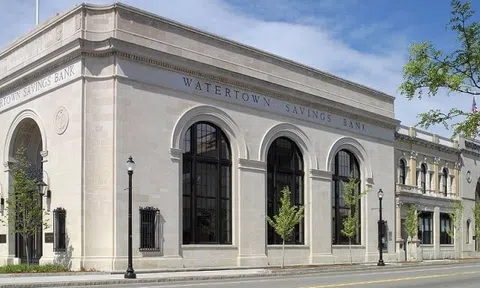 Bản tin tài chính ngân hàng 2/11: Lượng lớn cổ phần MSB được chuyển nhượng trước thềm lên HOSE