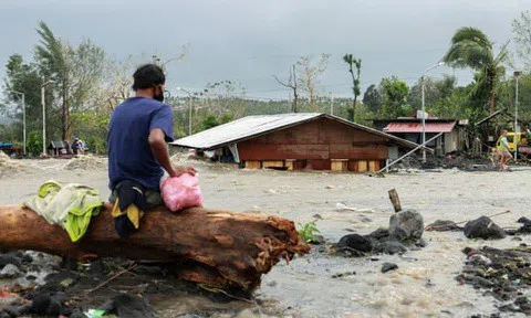 Albay tan tành trong siêu bão mạnh nhất trong năm ở Philippines