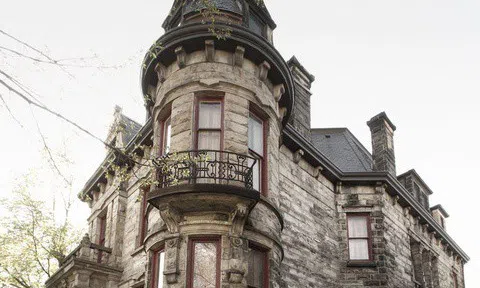 Bảy 'ngôi nhà ma ám' từng có giá hơn 1 triệu USD