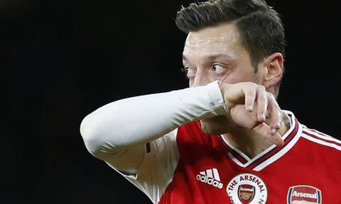Mesut Oezil làm cố vấn chiến lược cho quỹ đầu tư tài chính
