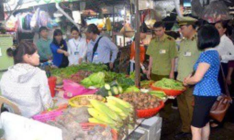 Không có hiện tượng tăng giá bất hợp lý hàng tiêu dùng tại các tỉnh bị ảnh hưởng bão số 9