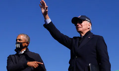 'Bức tường xanh' trỗi dậy, ông Biden thắng cả Wisconsin và Michigan