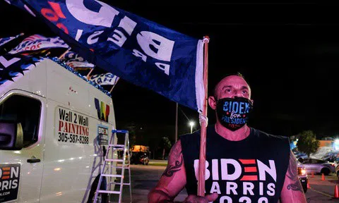 Đêm bầu cử đầu tiên đầy căng thẳng và kịch tính của nước Mỹ