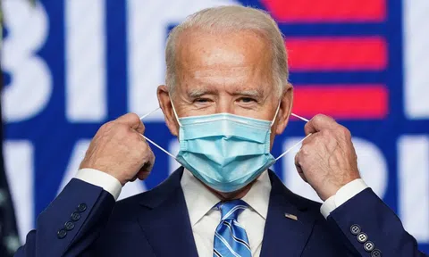 Tại sao ông Biden luôn đeo khẩu trang?
