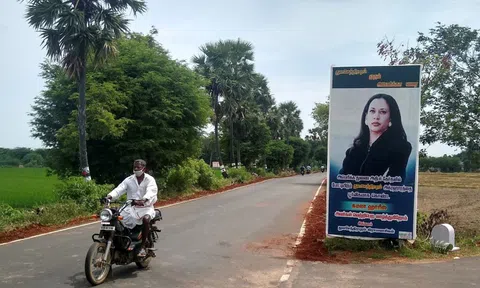 Ông Biden dẫn trước, ngôi làng Ấn Độ mở hội ăn mừng