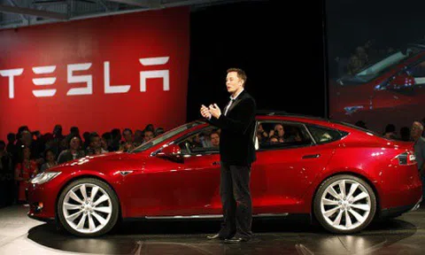 Elon Musk sẽ sớm đe dọa ngôi vị của Jeff Bezos?