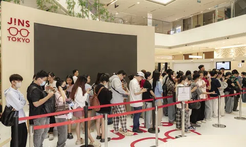 JINS chính thức khai trương cửa hàng đầu tiên tại TTTM Saigon Centre vào ngày 08 tháng 11