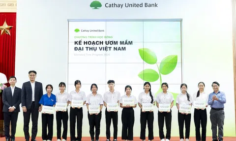 CUBHCM đánh dấu 18 năm đồng hành cùng học sinh Việt Nam qua chương trình “Kế hoạch Ươm mầm đại thụ”
