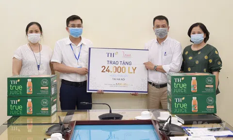 Tập đoàn TH tặng Sở Y tế Hà Nội 24.000 ly nước trái cây