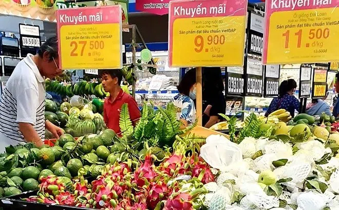 Giá nhiều mặt hàng tăng nhẹ trong ngày 29 Tết Bính Ngọ