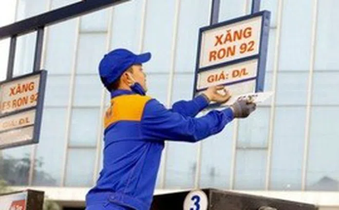NÓNG: Giá xăng dầu đồng loạt giảm mạnh