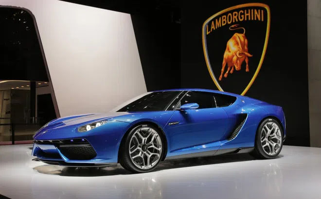 CEO Lamborghini: 'Chúng tôi cần siêu xe GT'