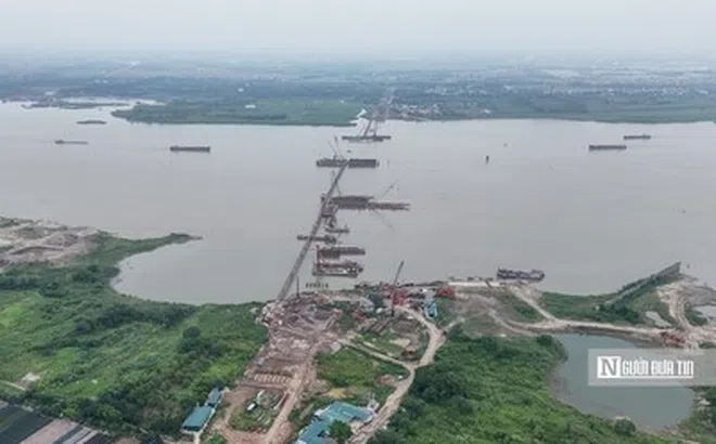 Hà Nội: Hình hài cầu vượt sông Hồng trị giá hơn 7.000 tỷ đồng sau 9 tháng