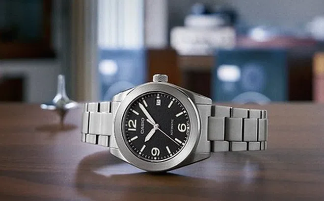 Casio ra mắt mẫu đồng hồ cơ trọng lượng nhẹ với khả năng hiển thị thời gian vượt trội
